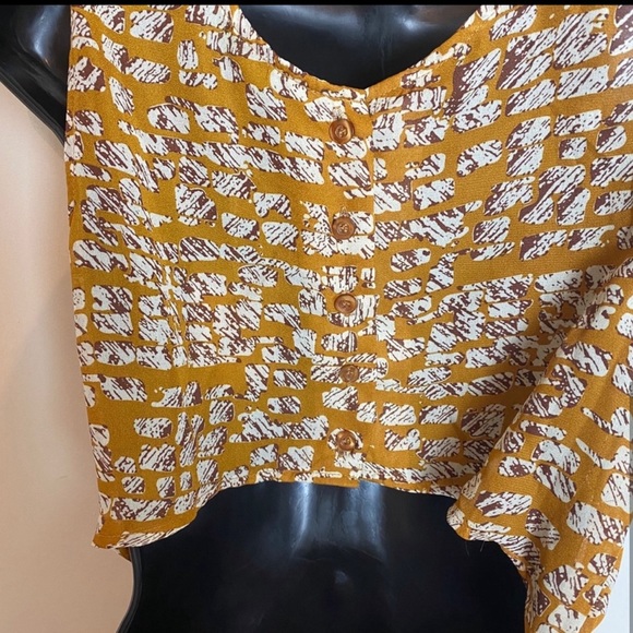Umgee Jr NWT mustard dress open back size jr medium - Picture 4 of 6